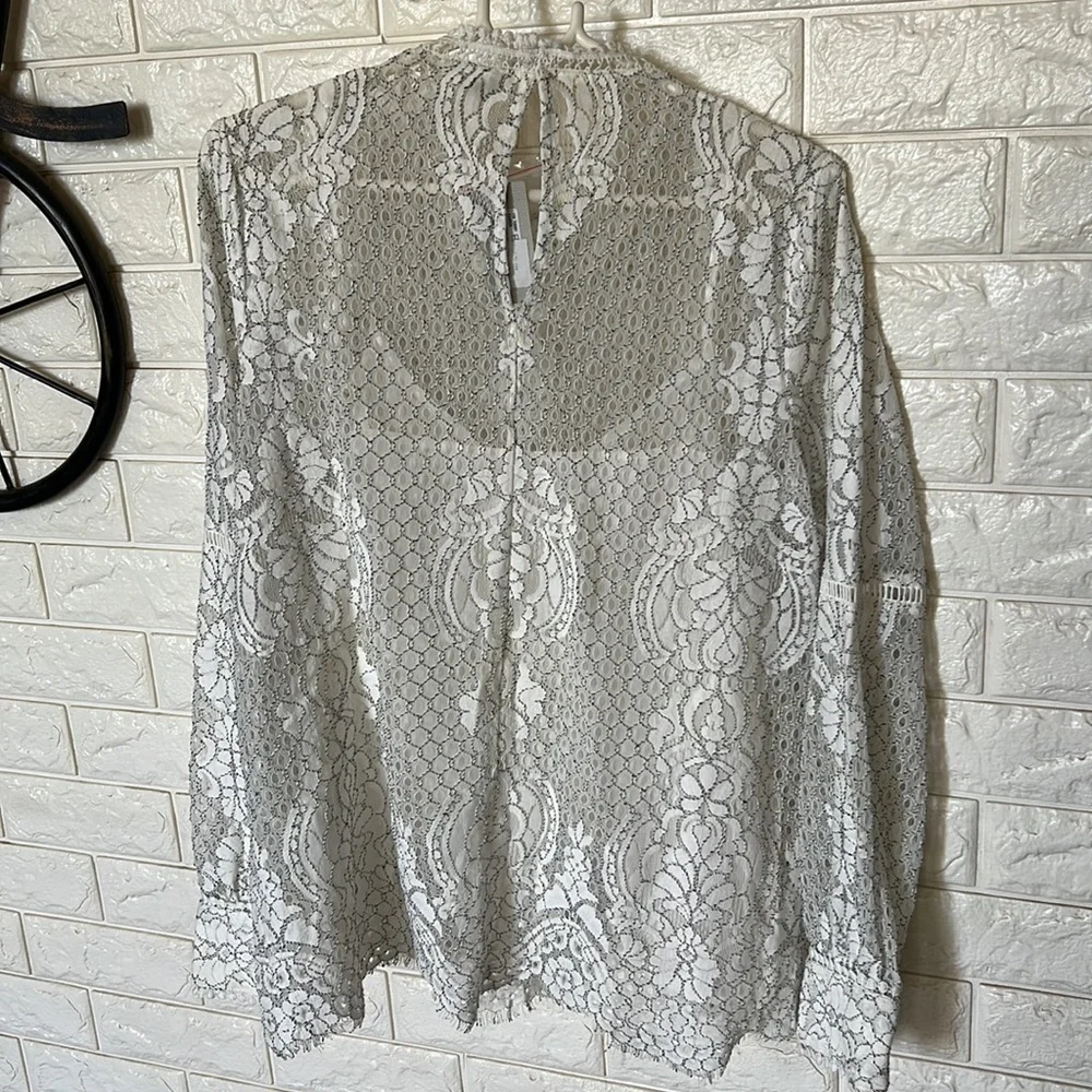RIVER ISLAND New, Never Been Worn Lace Top with Tags. - Picture 3 of 4